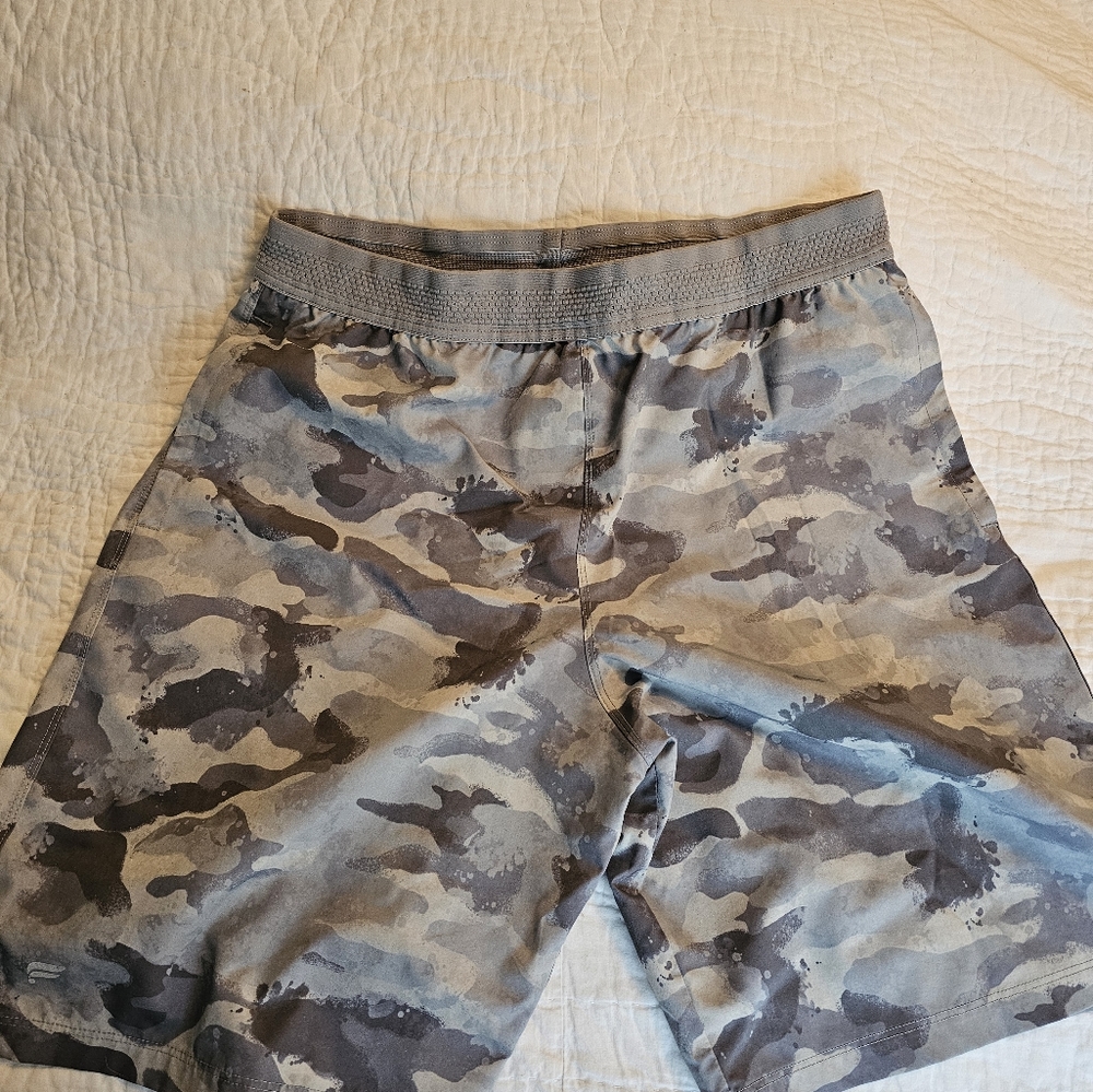 Fabletics mens shorts